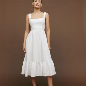 Never worn, reformation bucatini linen dress size 4